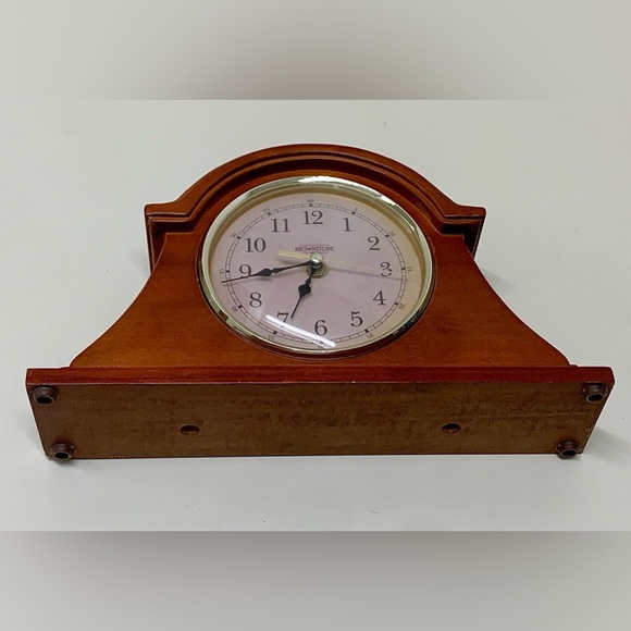 Vtg Brownstone Gold Tone Metal Hardwood Quartz Analog Mantle Clock - Picture 6 of 16